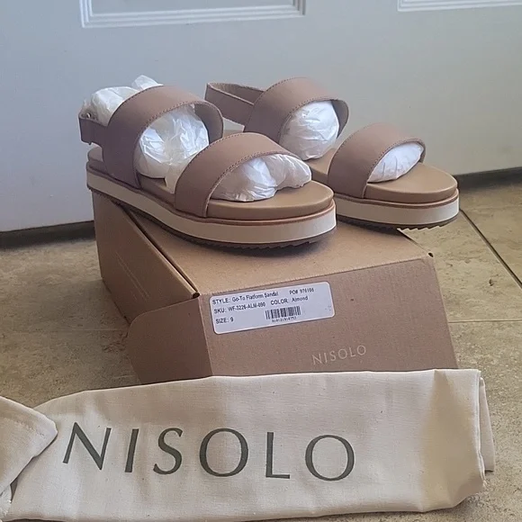 New in box Nisolo go-to platform sandal Almond size 9 - Picture 1 of 3